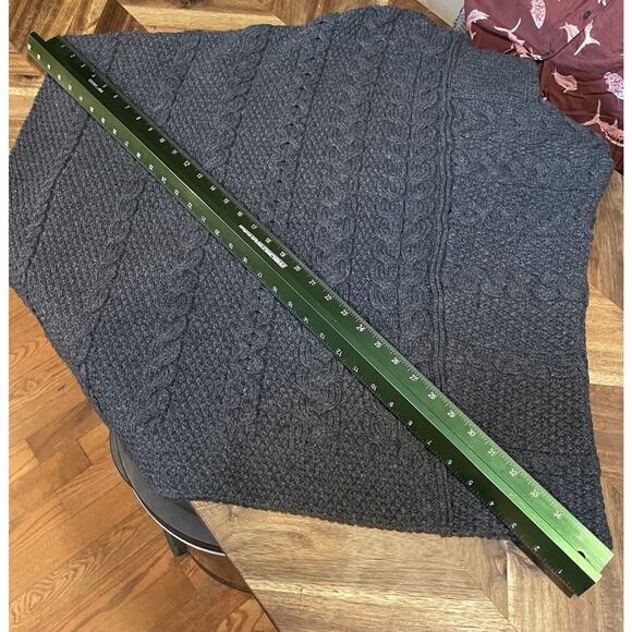 Inis Crafts Sweater Cape Poncho Merino Wool Cable Knit Ireland Made S/M New - Picture 8 of 9